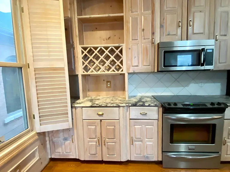 2508 State St #6 — Photo 5