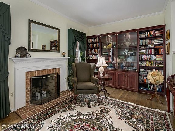 2nd image of 5903 Munson Ct
