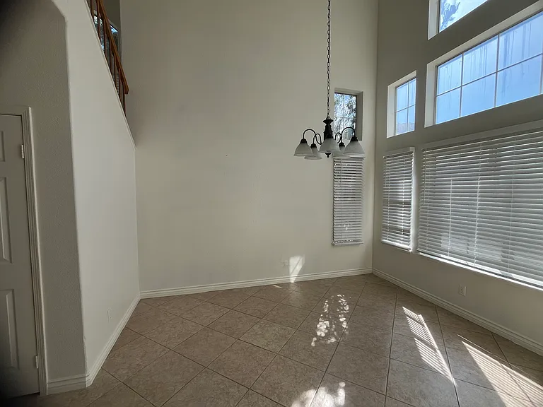 10065 Miracanto Way — Photo 5
