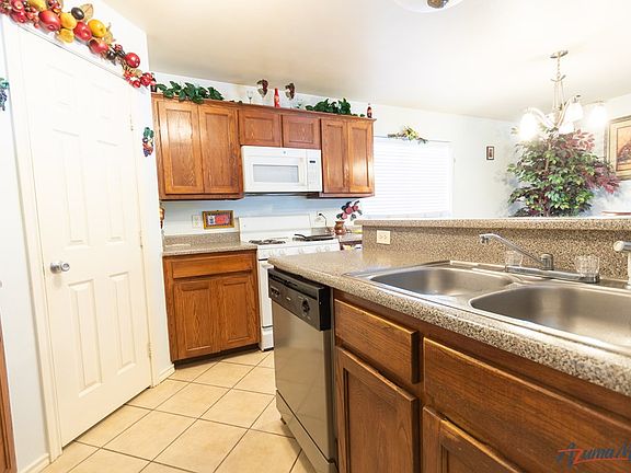4th image of 1734 Louise Dr