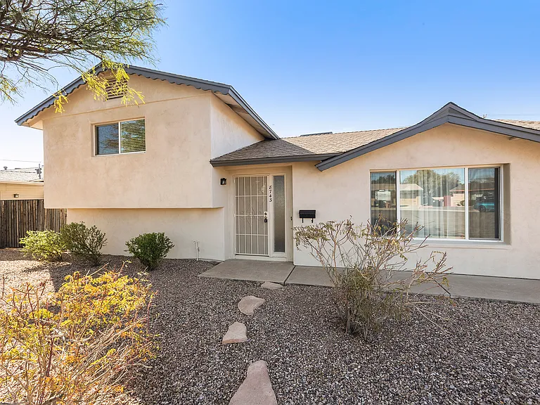 8743 E Berridge Ln — Photo 4