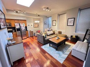721 Walnut St APT 200, Philadelphia, PA 19106