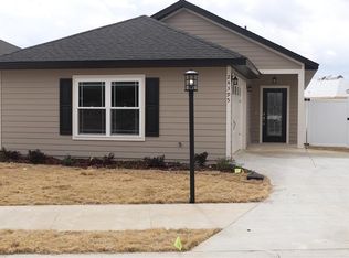 24395 SW 17th Ln, Newberry, FL 32669