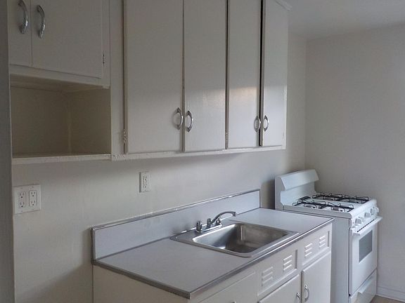 3rd image of 7418 260th St Floor 1