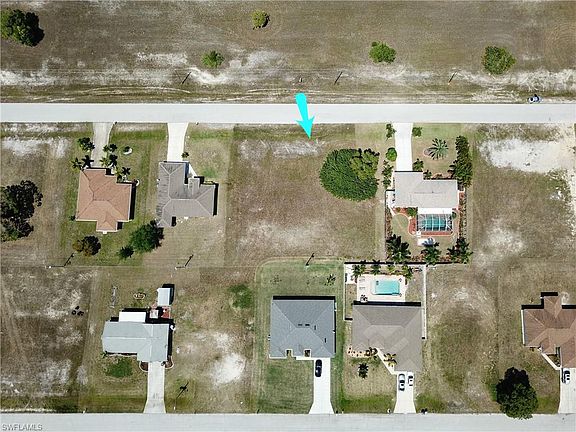 5th image of 412 NW 15th Ter
