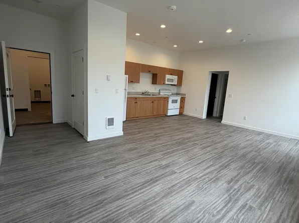 115 Main Ave, Tillamook, OR