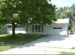 886 Diane Ave, Elgin, IL 60123