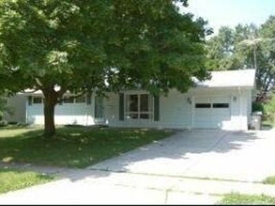 886 Diane Ave, Elgin, IL, 60123
