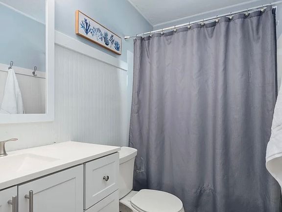 4th image of 111 Carlow Ave #111