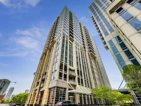 700 N Larrabee St, Chicago, IL