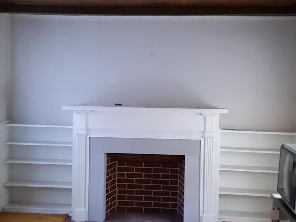 2nd image of 547 W Locust St