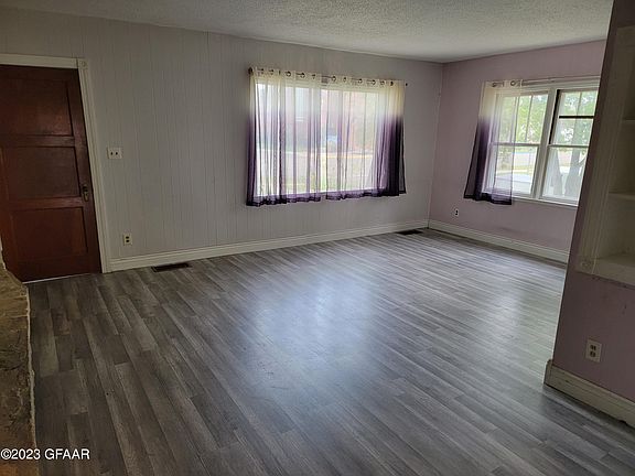 5th image of 123 E Caledonia Ave