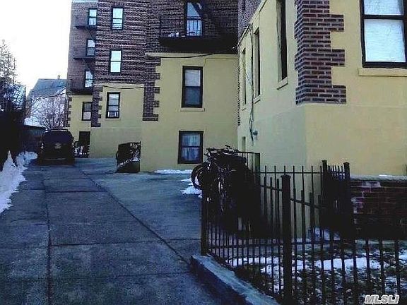 4th image of 3591 163rd St APT 4C