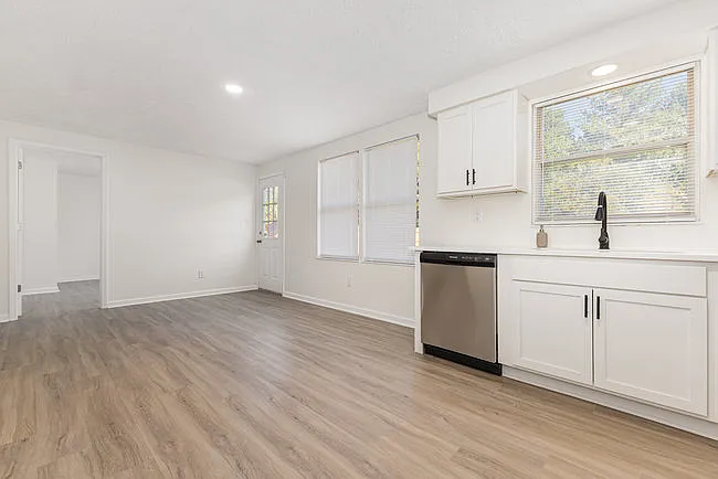 8915 Touchstone Ln — Photo 6