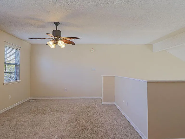 13472 Locust Hill Dr — Photo 15