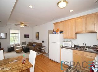 1050 W Roscoe St #2, Chicago, IL 60657