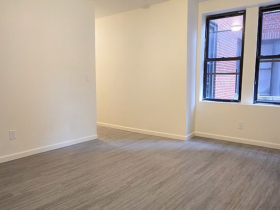 4th image of 2718 Morris Ave APT 1B