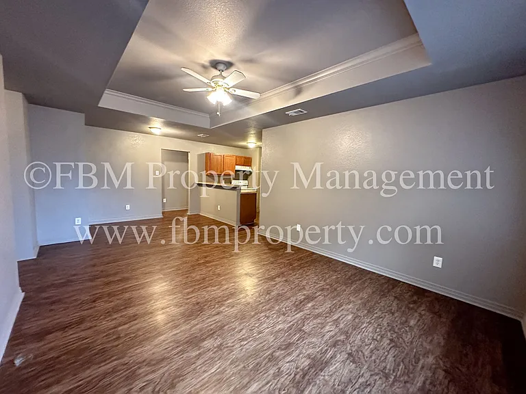 1510 Drexel Drive - Charming 3 Bedroom, 2 Bathroom Brick Duplex in Waxahachie, TX! — Photo 4