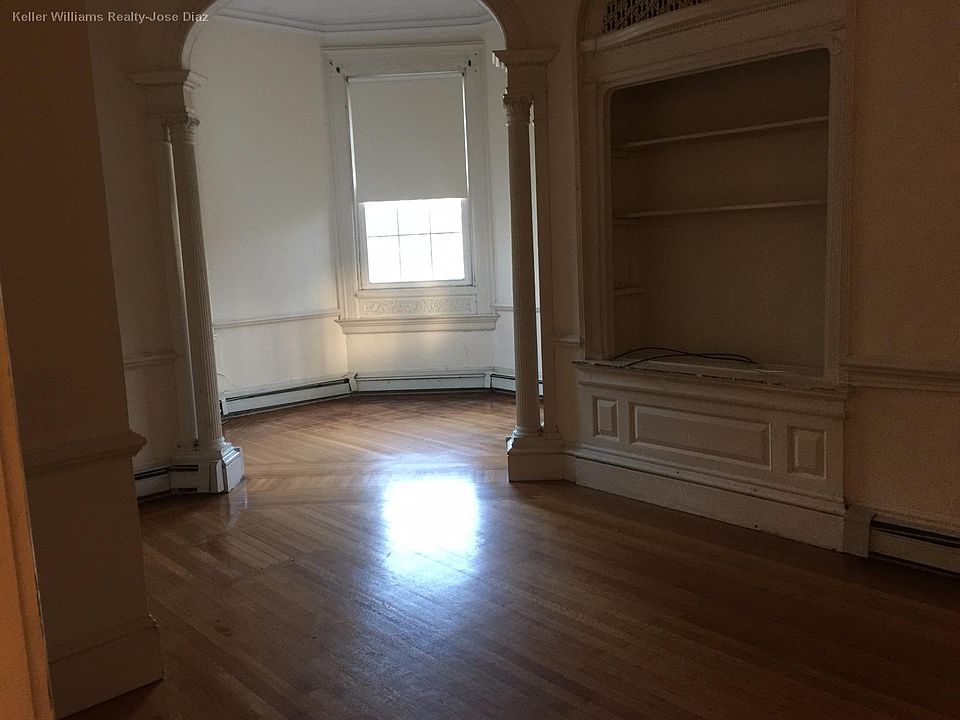 1st image of 112 Keene St APT 1