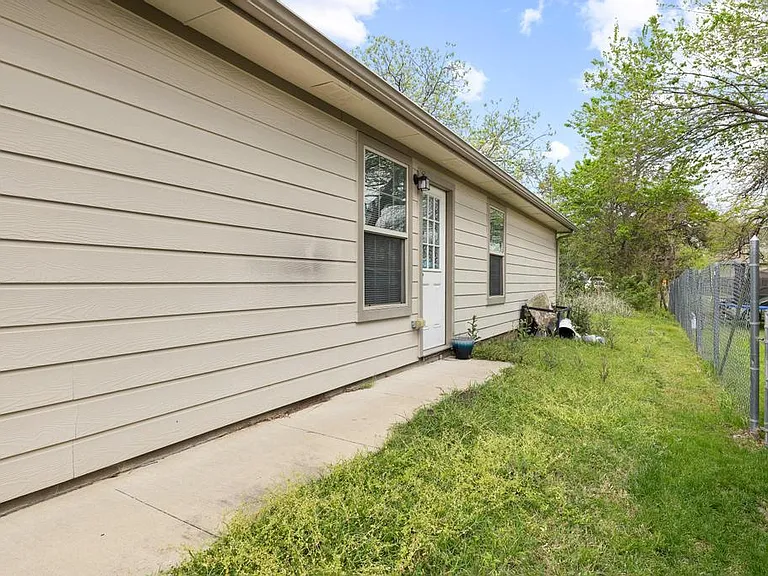119 N Andrews Ave — Photo 17