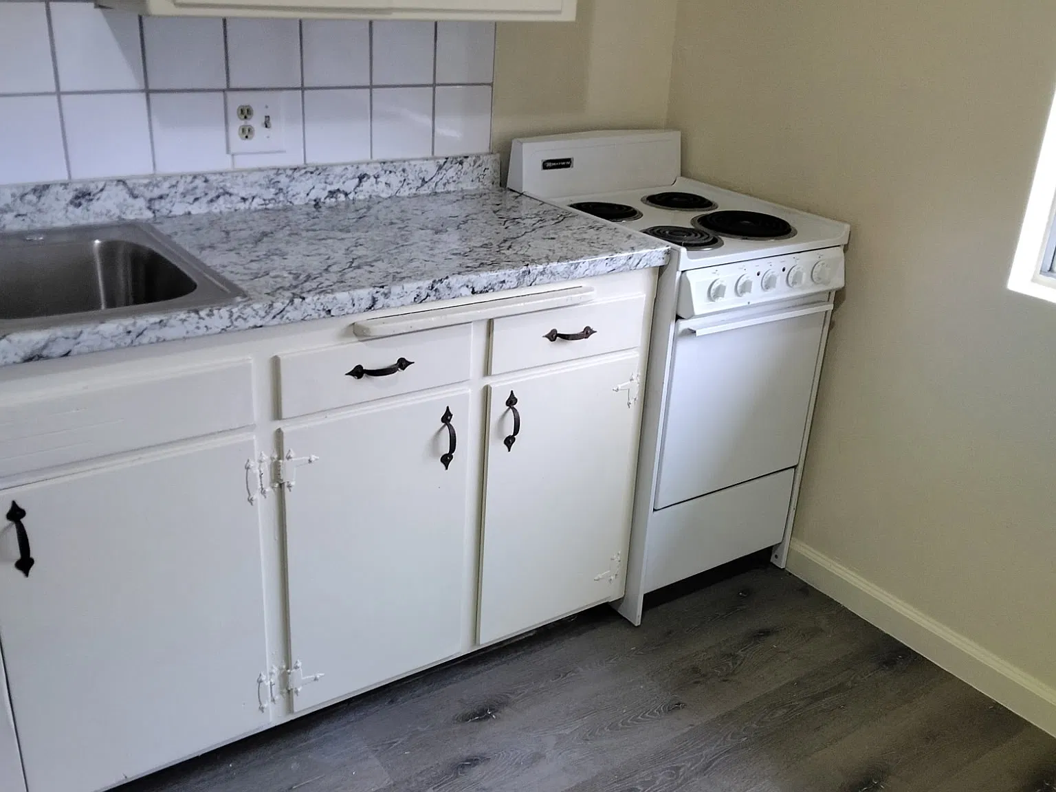 2 bed, 750 sqft, $1,200 — Photo 1
