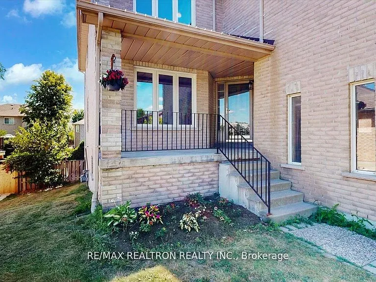 19 Tamarack Trl — Photo 2
