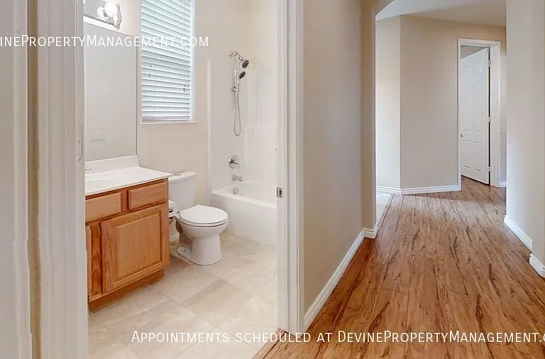 916 Essex Rd — Photo 9