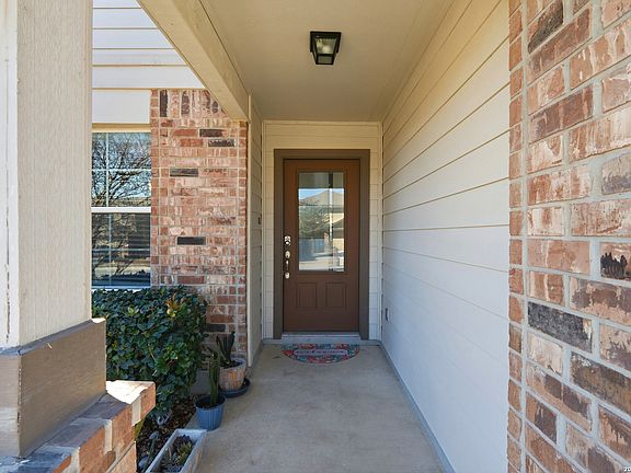 5th image of 2811 DAVIS TRCE