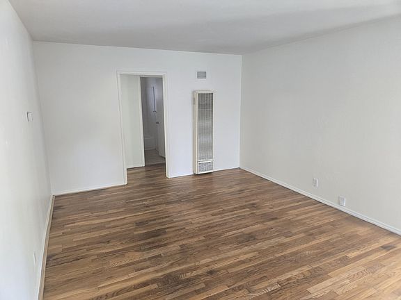 2nd image of 670 Cypress Ave