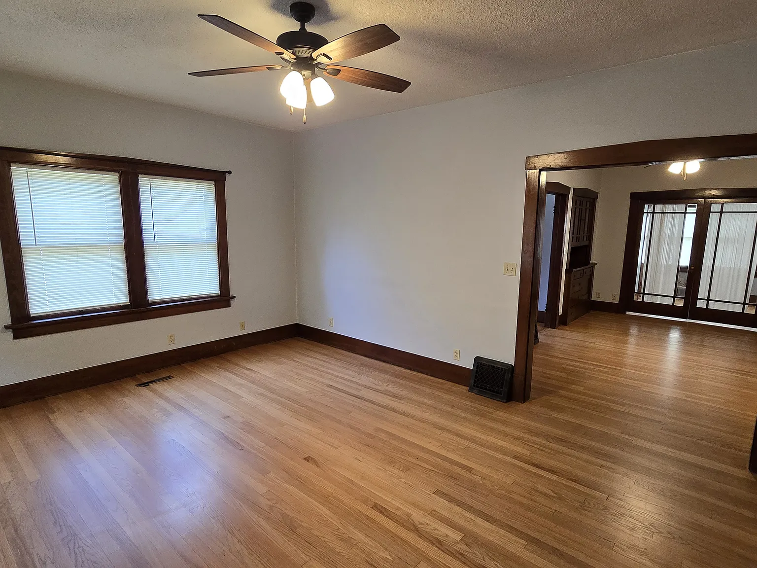 3 bed, 1260 sqft, $1,295 — Photo 2