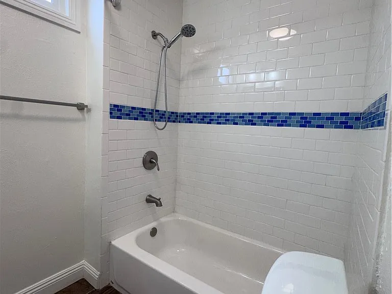 1325 Douglas St — Photo 15