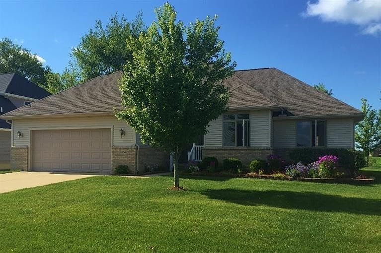 1st image of 604 Heartwood Ln
