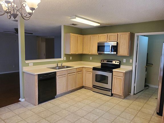 4th image of 2329 Avalon Creek Way