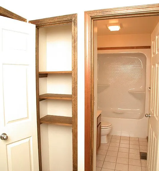 Full Bath and Linen Closet