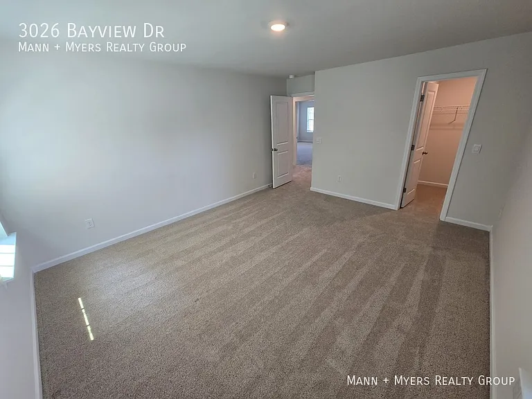3026 Bayview Dr — Photo 32