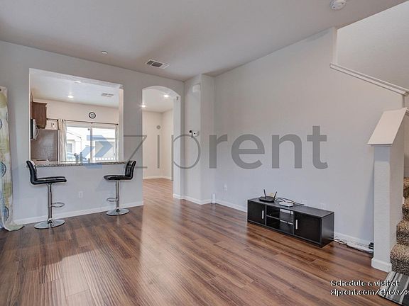 3rd image of 8159 Laurel Willow Ln
