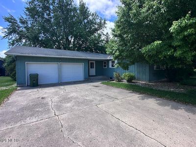 1410 3rd Ave NE, Watertown, SD, 57201