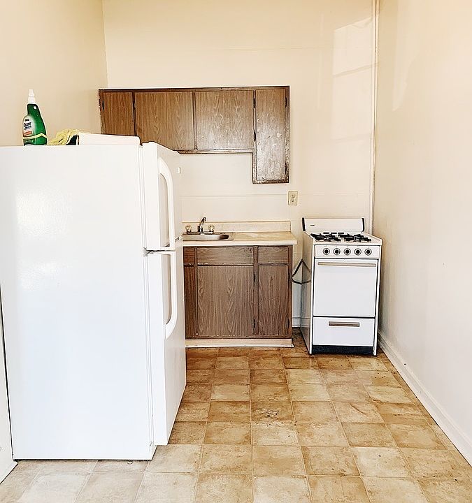 1st image of 1231 Milwaukee Ave #10