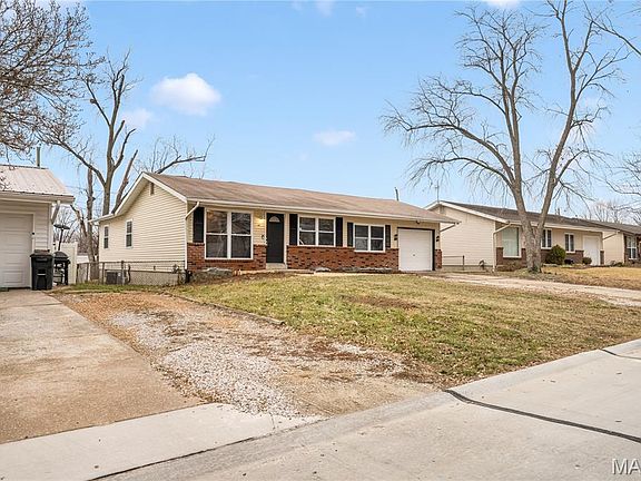 3rd image of 35 Jamestown Dr