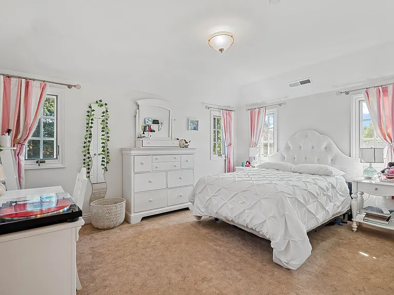 1236 Rose Ave — Photo 25