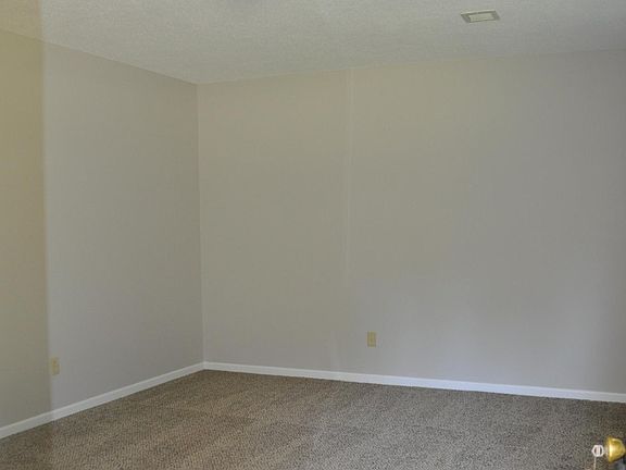 2nd image of 2031 Pineview Dr