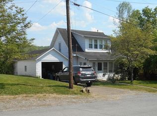 204 3rd Ave, Glenville, WV 26351