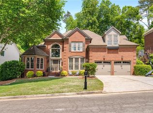 1450 Devonash Ln, Dunwoody, GA 30338