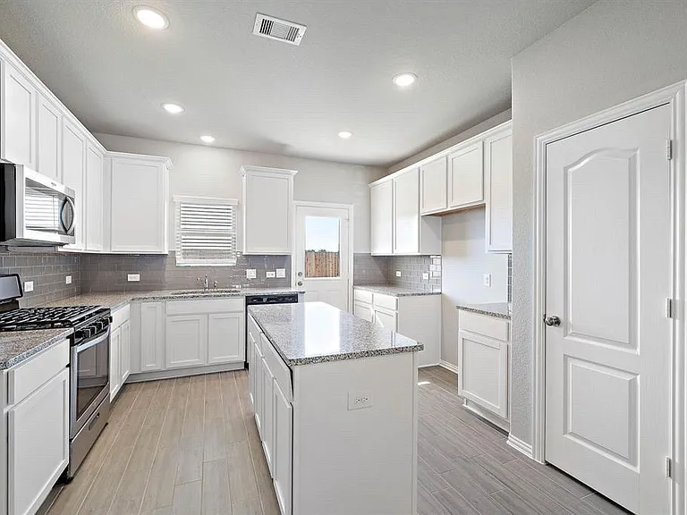 16743 Rover Ln — Photo 3