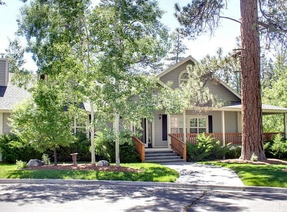 2nd image of 120 Stonebridge Cir