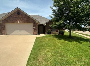 4052 Stonebridge Dr, Tyler, TX 75707