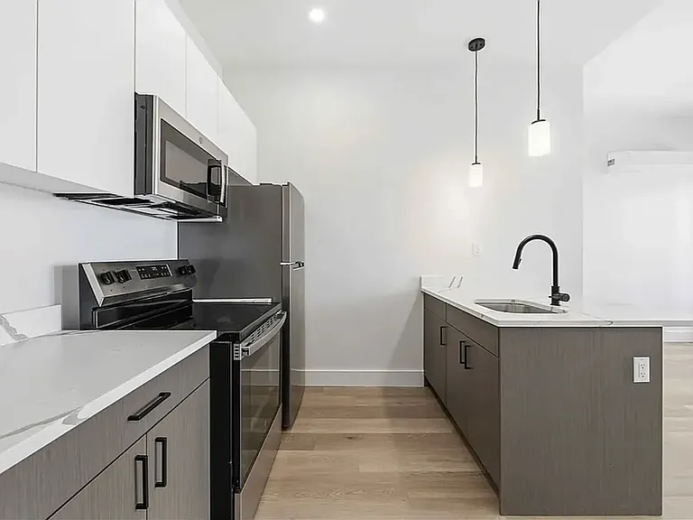 89-25 162nd St #703 — Photo 8