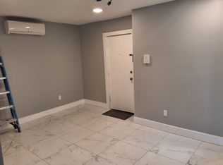 200 Parkhurst St #2R, Newark, NJ 07114