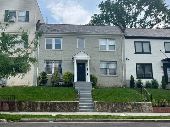 1267 Meigs Pl NE, Washington, DC