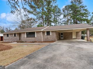 545 S 5th St, Jesup, GA 31545